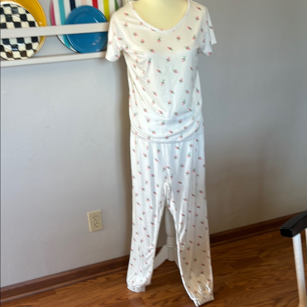 Jordann Jammies Rosebud Pajama Set